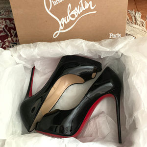 BRAND NEW Very Prive Christian Louboutin Pumps
